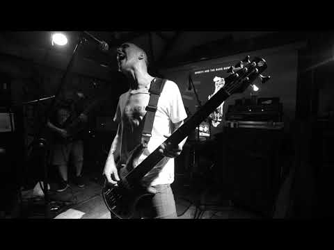 Hoof! live at Three Wise Monkeys, Colchester - 01/12/2018