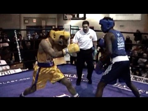 NY GOLDEN GLOVES BOXING 2015 : 152 lb open . 3 rounds