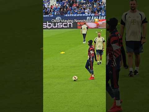 Eiskalt ignoriert🥶 #olise #nonchalant #fcbayern #miasanmia