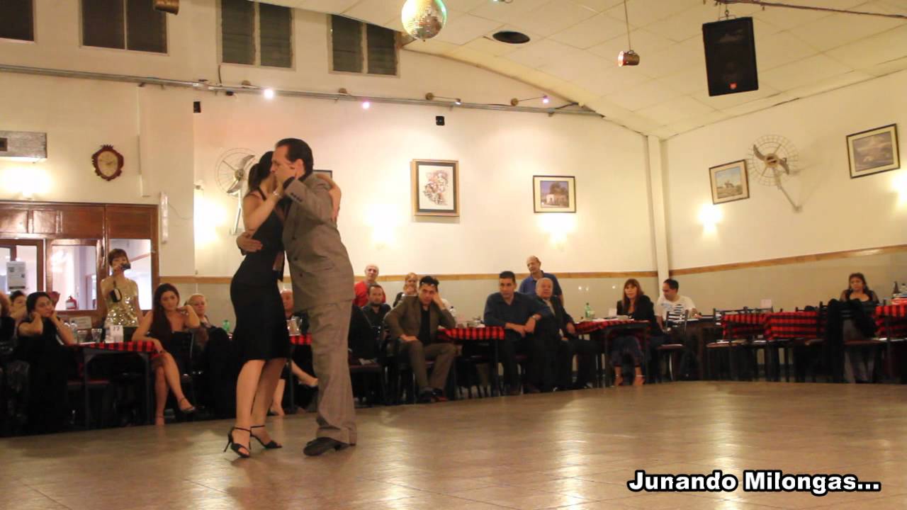 PANCHO MARTINEZ PEY Y NATASHA LEWINGER en LA BALDOSA (Milonga)