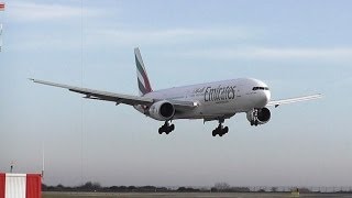 preview picture of video 'EMIRATES landing at Prague Airport LKPR'