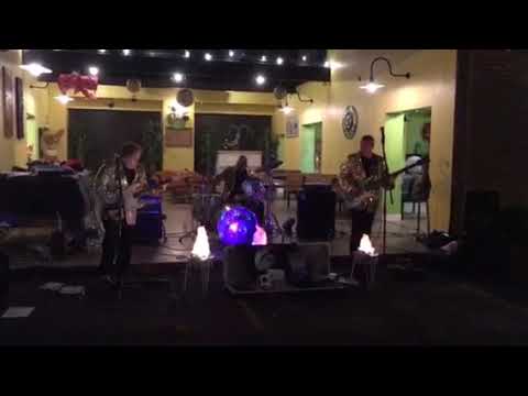 Tsunami Of Sound performs "Pedal Pusher" by the Ventures - Meola's Ice Cream - 2018