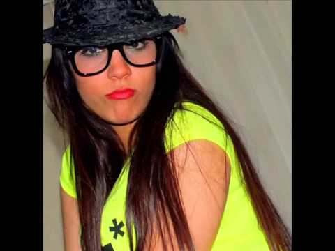 Seda Tripkolic Tek Gülüş Sen