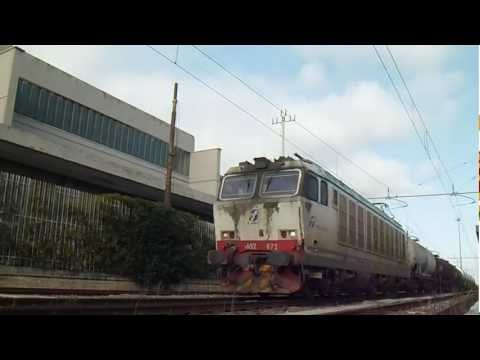 E652.072 sul MD 51335 Trecate - Pomezia, in partenza per lo scalo di Pomezia