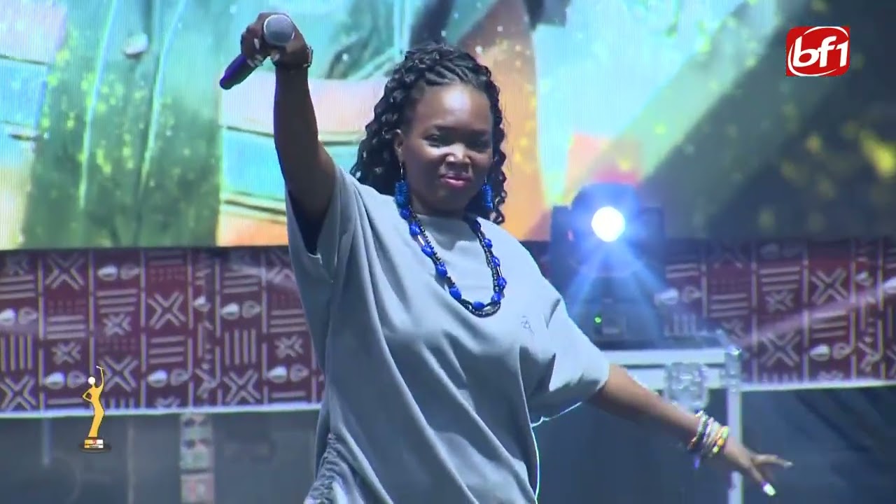 BF1 Women's Clips Awards : Prestation live de Thaliane