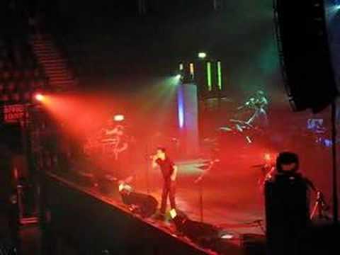 Hard-Fi Live at Wembley Arena 18th Dec 2007 Part 1