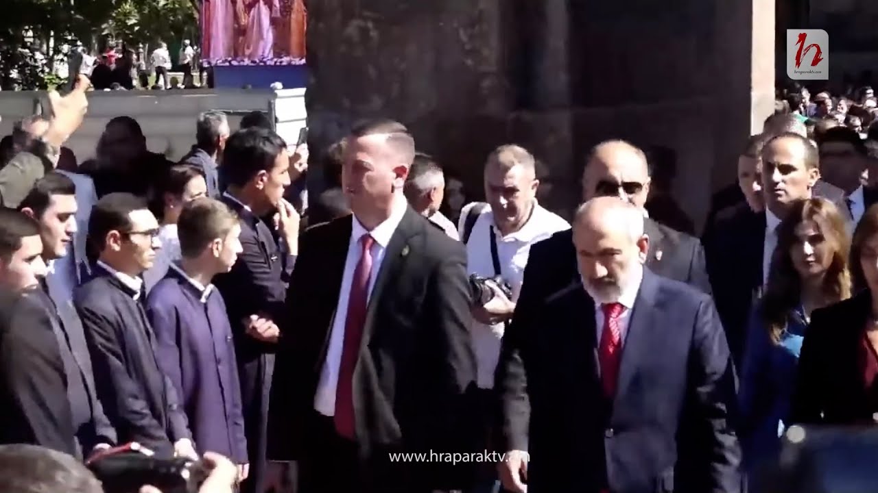 Իշխանությունը լքեց Մայր Տաճարը՝ Պատարագը դեռ չավարտված