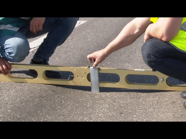 Колейность и выбоины на дорогах могут стать причинами ДТП на автодорогах