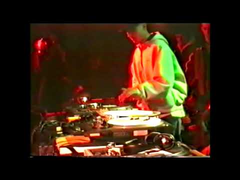 Qbert, MixMasterMike, Shortkut (Invisible Skratch Piklz) Live Milano 1997