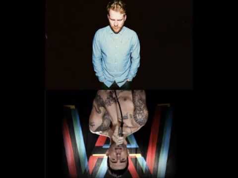 Maroon 5 + Alex Clare (Moves Like Jagger + Too Close) Mashup