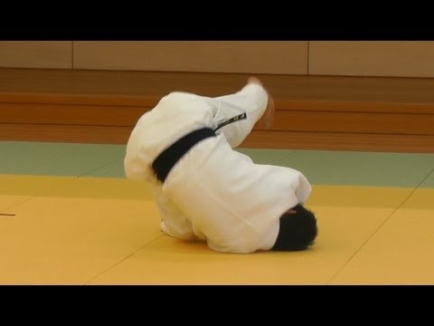 柔道 前回り受身の指導法(1) 四つん這いから