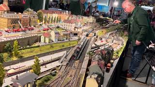 Auffahrunfall mit Entgleisung vom TEE-Triebwagenzug VT11.5 mit VT18.16 im Modellbahnhof Lommatzsch