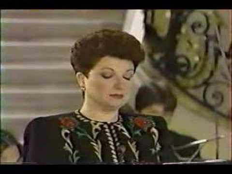 Mariella Devia in "Seviat tellus" aria by Handel