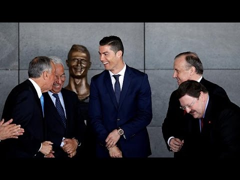 Ronaldo bronze bust grabs limelight for all the wrong reasons