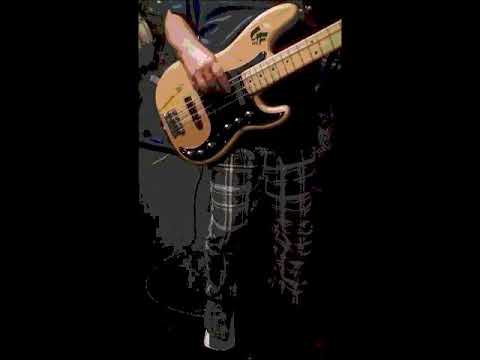 Fender Mutant GF jpj Bass with Fender Mutant GF Cloud foot pedal