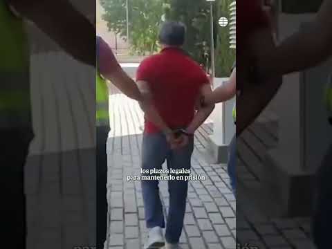 Atendió a una turista italiana perdida—minutos después, el jefe de la mafia dijo_ “Ella viene con él