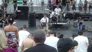 Randy Houser - Out Here in the Country (Live CMA Fest)
