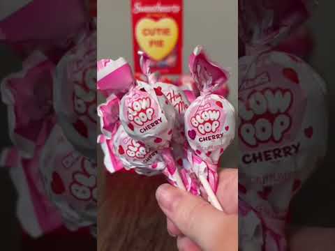 Using a Mini Crate from Dollar Tree to Make a Candy Arrangement for Valentine’s Day // DIY Gift Idea