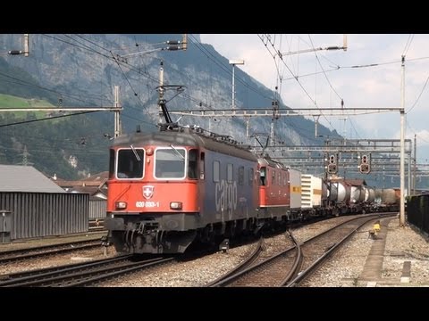 Bahnverkehr in Erstfeld am 4.9.10 - SBB, Crossrail, TX Logistik und BLS