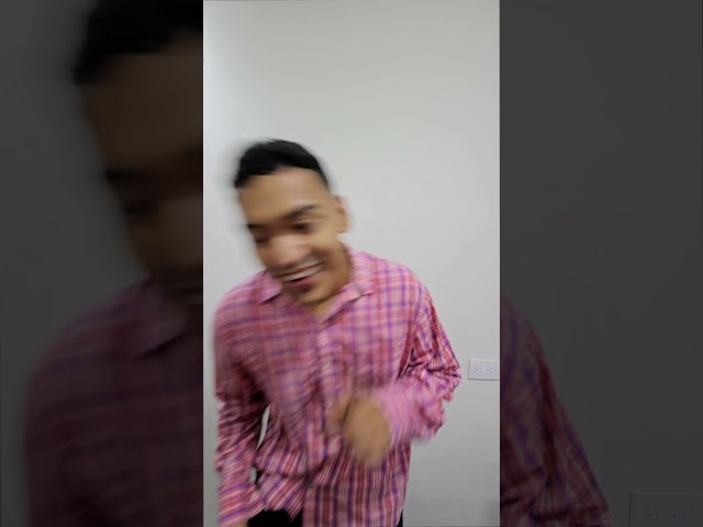 Vídeo relacionado con Generisch Zapatillas luminosas para niños con dibujos animados LED de ojos grandes, antideslizantes, no tóxicas, suaves, EVA, pantuflas de verano para niños, niñas, niños pequeños, fiesta de interior