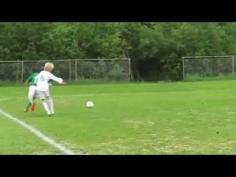 Gabriel i Reymersholms IK P01 Vit kör en Michael Laudrup räd mot Skogn [1/7 2015 Storsjöcupen]