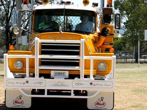 Mack R600 Flintstone Mack Muster Gatton 2011