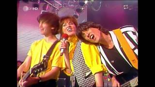Katrina &amp; the Waves - Walking On Sunshine 1985
