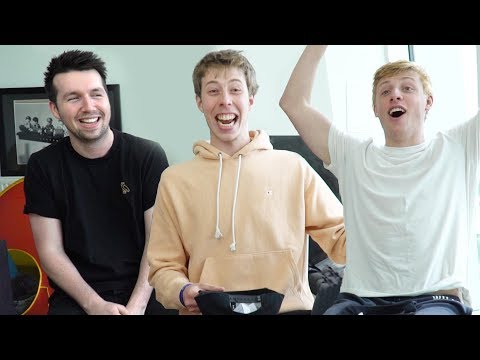 READING HATE COMMENTS WITH WROETOSHAW & CALLUX