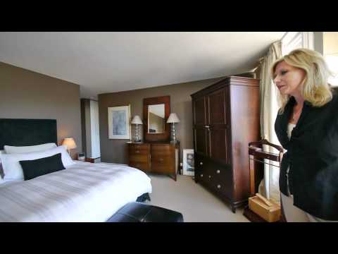 See a renovated 4-bedroom Gold Coast penthouse See a renovated 4-bedroom Gold Coast penthouse