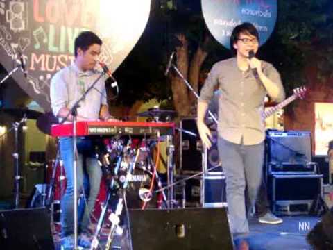 28-06-13 Lipta - เมื่อไหร่จะได้พบเธอ @ The Circle Sharing Love Live Music