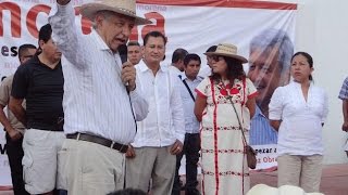 preview picture of video 'Provocadores en evento de #AMLO en Huatulco - #MORENA @lopezobrador_'