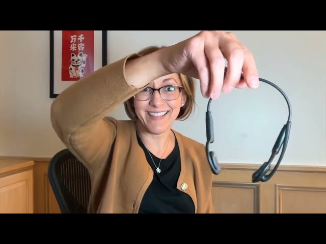 Vídeo relacionado con GREYOLK Auriculares con micrófono, Open-Ear Auriculares Bluetooth 5.4 con función de Silencio conexión multipunto cancelación de Ruido, Ideal para Conducir en la Oficina en casa