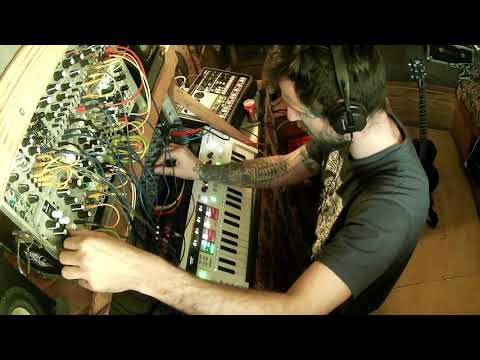 Logic L.F.O aLive Act - L.G.C.778 - Eurorack Modular - Electric Techno Improvisation