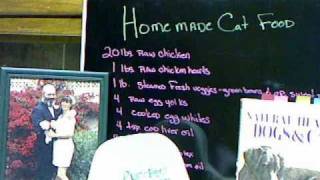 preview picture of video 'Raw Homemade Cat Food_0001.wmv'