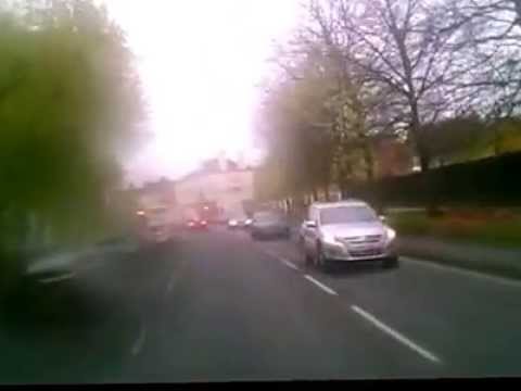 BD62 NVZ CLOSE PASS ON CYCLIST AND RLJ (contains swearing)