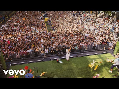 Camilo - KESI (En Vivo Desde La Puerta de Alcalá)