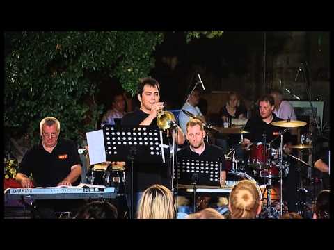 MRT BIG BAND - "Here's That Rainy Day" live at Suli An