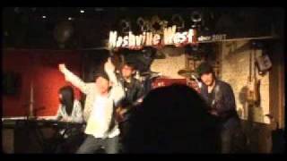 She walks right in / The Secret Gathers