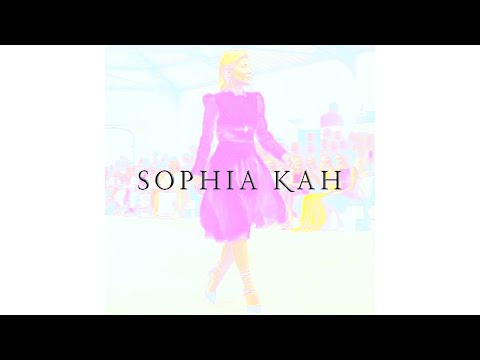 Sophia Kah | Portugal Fashion Week FW 19/20 | Luxury women's fashion | Special guest 𝐑𝐚𝐪𝐮𝐞𝐥 𝐒𝐭𝐫𝐚𝐝𝐚