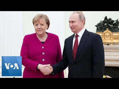 Putin and Merkel Meet in Moscow