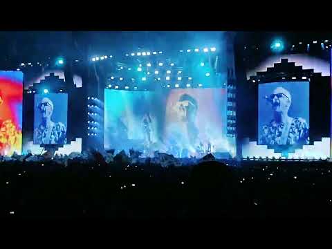 Intro/ Un Par de Fantasmas- Los Fundamentalistas del Aire Acondicionado 