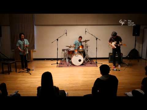 제447회 하우스콘서트-Yasuhiro Usui(Guitar),Ryoko Ono(Alto Saxophone),Taro Tatsumaki(Drums) l Improvisation