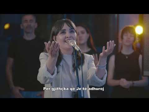 QËNDROVE NË VENDIN TIM | DANA MOLLA | COVER | NDËR BREZA