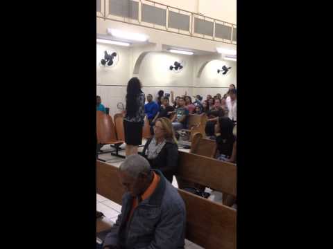 cantora Tatiane Nascimento na mini vigilia em João Wesley