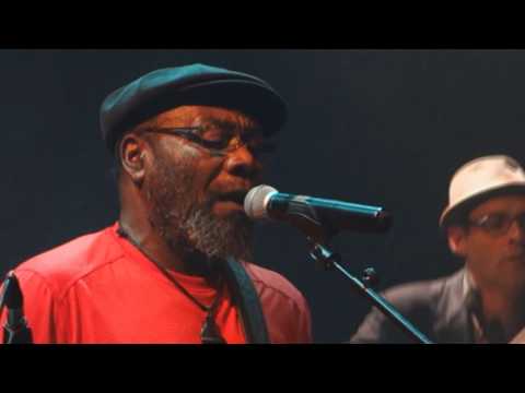 Clinton Fearon & the Boogie Brown Band - Extraits du live @Pharos- Arras