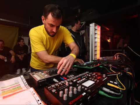 Syntax Error live set at Glue - Unten Kassel