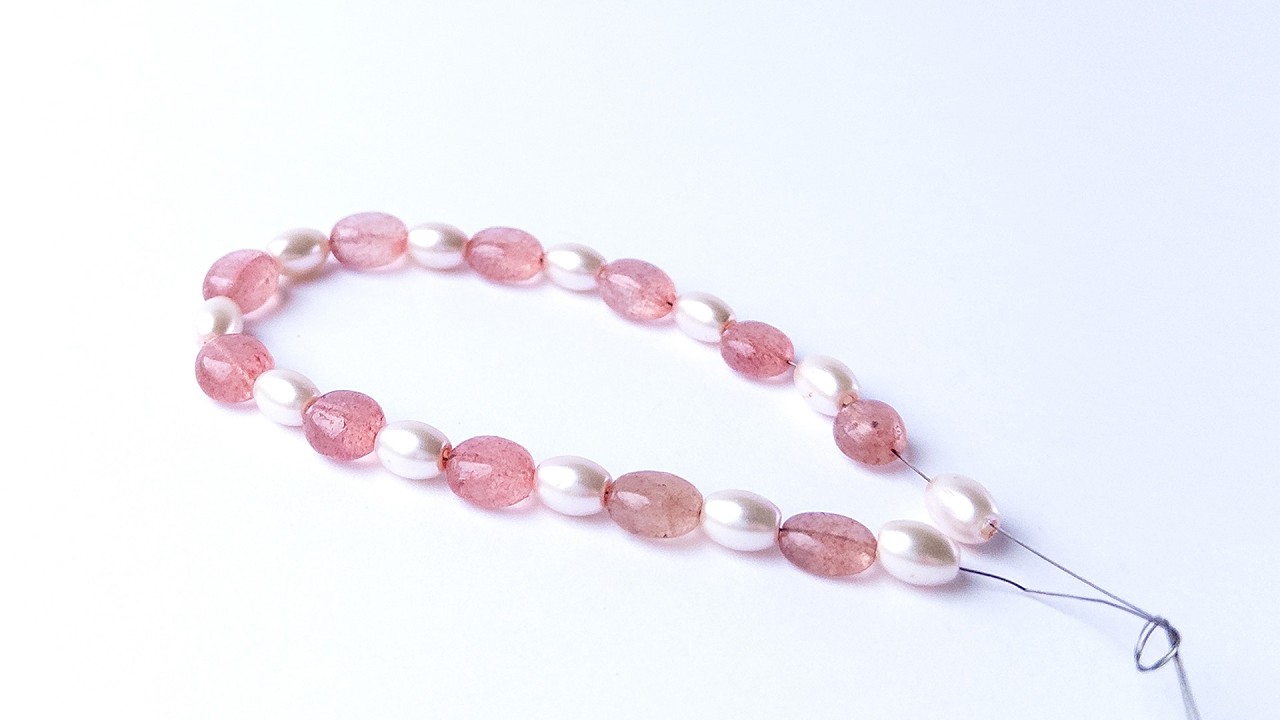 Strawberry Quartz and Shell Pearl | Smooth Oval | 6.7-8.5mm Bead Size | 23 Pieces video