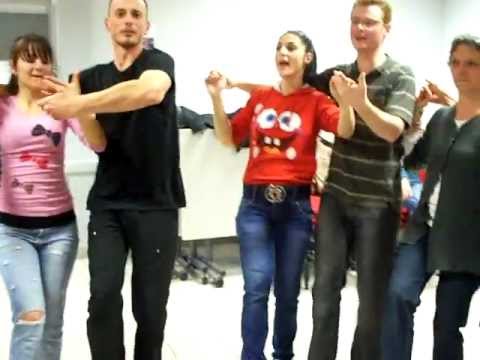 Floricica din Posesti danseaza Brasoveanca cu Bel Pratel din Franta