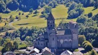 preview picture of video 'Eglise Saint Nectaire St nectaire Puy de Dôme'
