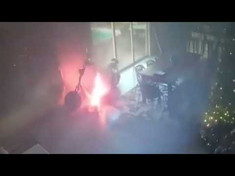 la batteria del monopattino esplode in casa, sfiorata la tragedia